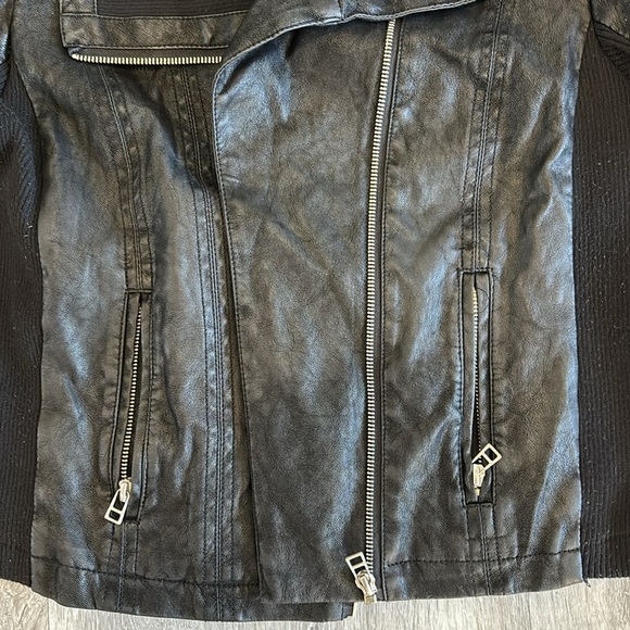 Harper Heritage FAUX LEATHER MOTO STYLE JACKET Size Medium - Picture 3 of 9